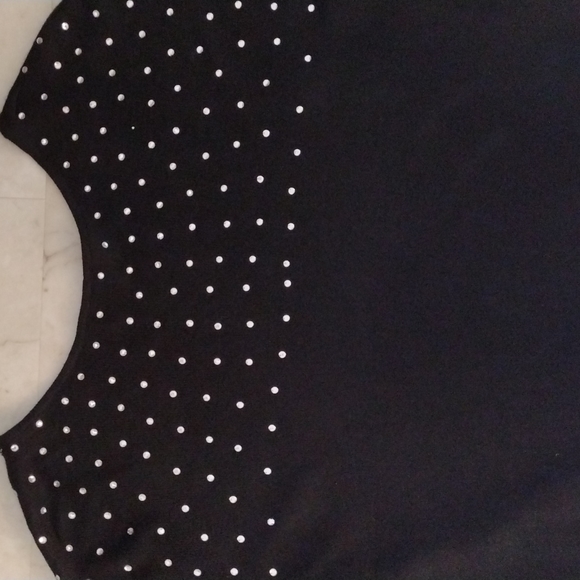 H&M sweater. - Picture 5 of 9